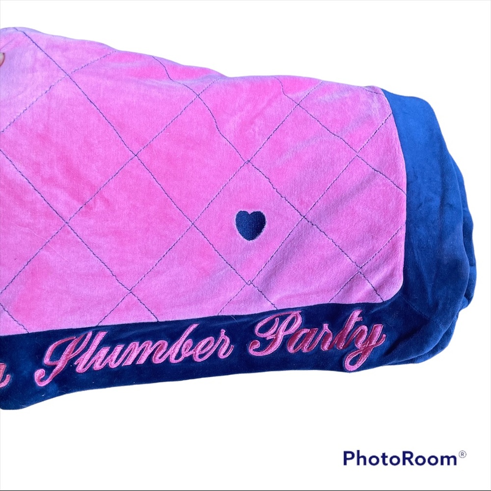 Matching Juicy Couture Travel Blanket or Pillow Bubblegum Pink. Barbie - Picture 3 of 11